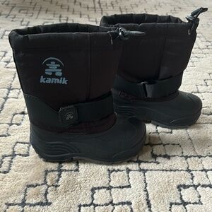 NEW Kamik Kids Snow Boots Size 9